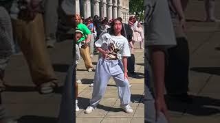 󠁧󠁢󠁥󠁮󠁧󠁿Kpop in Public - LE SSERAFIM "HOT"!