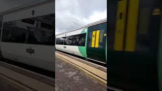 The train is coming 