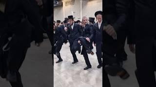 How Hasidim Dance…