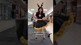 Umbreon does the Pokémon Dance at the Mall #cosplay #eeveelution #pokemon