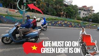 Random Walk Tour in Vietnam Busy Streets Looking for Vape Shop | Crazy Crossing Ahead