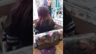 Сделали прикорневой объем волос на  теменную хану.
