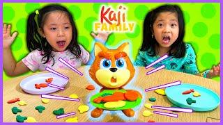 Emma and Kate Play Picky Kitty Game!