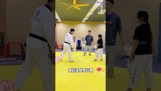 小王子和小师姐应聘教练，教练竟然为难小师姐 #shorts #日常 #挑战 #亲子 #生活