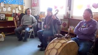 Robert McLaughlin throat sings with The Alash Ensemble - Tuvan Throat Singing