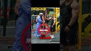 Anatoly 32kg Mop Shocked Prank  #anatoly #anatolyprank #gym #prank #bodybuilding #fitness #shorts