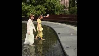 Girls, wet dresses and a puddle fountain! / Девушки, мокрые платья и фонтан Лужа !