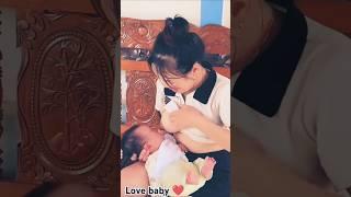 Breastfeeding lovely mom #mom #trending #breastfeeding #baby #love #honey #reels #shorts