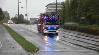 DLK 23/12 hauptamtliche Feuerwehr Neuss auf Einsatzfahrt