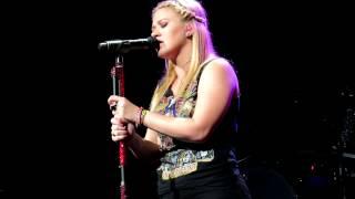 Kelly Clarkson - Fade Into You (Charlotte, NC)