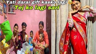 Uk bata k gift aayota crazy family lai  neetu lai k vayo fari aasto 