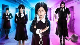 Wednesday Addams vs vampier in de gevangenis! Vampiers in het echte leven!