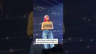 Nicki Minaj always snatching back the mic from her fans #celebrities #nickiminaj #shorts #barbz