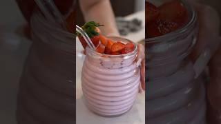 Creamy and Refreshing Strawberry Agua Fresca #aguafresca #fresasconcrema #shorts