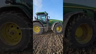 John Deere 370 8R mit Top XL Grubber