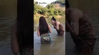 intip cewek mandi di kali