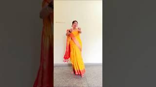 Main toh raste se ja raha tha#youtubeshorts #dance #shortsvideo #govinda #govindasongs #ytshorts