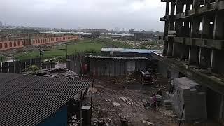 Badlapur dam khulne se Mumbra ke nichle ilaako me paani bhar raha hai.