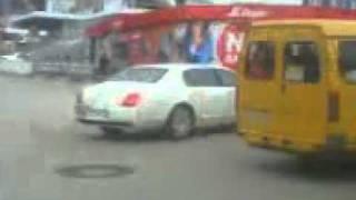 УАЗ иБентли.3gp.flv