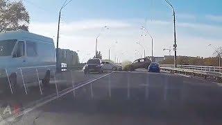 Аварии на дорогах 2017 / видео машин попавших в аварии № 10 / Auto Bars