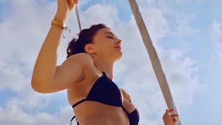 Burcu Özberk "Bangır Bangır" Şarkısıyla Dans Ediyor