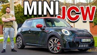 MINI Cooper JCW 2022 Review: See WHAT’S NEW in this FACELIFT!