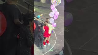 Gladys Knight presented with flowers & balloons for her 81st birthday in Chicago on The Queens Tour