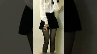 красивая девушка в юбочке и капроновых колготках #shorts#like#subscribe#девушка#юбка#колготки