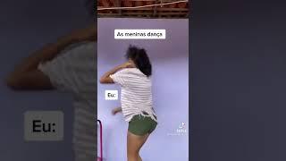 As meninas dançando