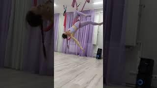 Элемент в гамаке "Обрыв".Aerial tricks.Аэройога.Aerial yoga tricks. Воздушная йога. Йога в гамаках.