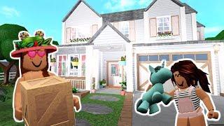 WE MOVED INTO OUR NEW HILLSIDE HOME! Bloxburg | Roblox