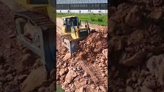 #5 OMG!!! The driver of a Shantui DH17B2 XL dozer nearly succeeded in pushing the ground to connect