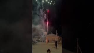 королевский салют 100 залпов Firework 100 shoots