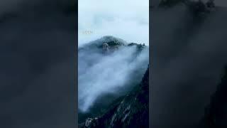 Magnificent sea of clouds flows over east China’s mountains