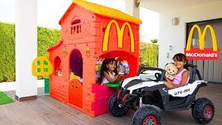 BIA LOBO MC DONALDS COM CLARABELA