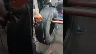 Royal Tyres  main solution kaise lagaye jaate hai gan se feeling gan se #tyredealers #budgettyres