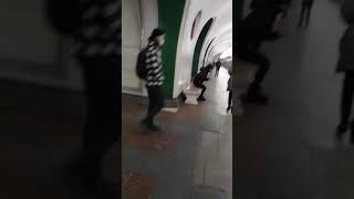  inside of VDNKh Metro Station • WDNCh U-Bahn • 역명의 뜻은 국민 경제 성과 전람회장 • November 2021 • ВДНХ метро