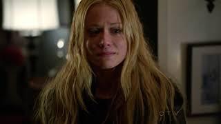 Grimm 01x17 Adalind returned in tears to see her mother.