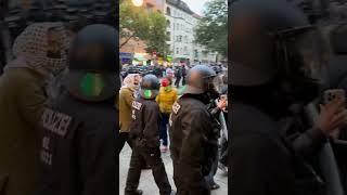 Berlin Demo #deutschland #berlin #viralvideo #polizei #omg #crazy #politik #israel #palästina