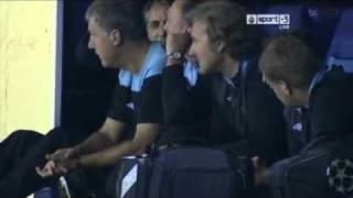 Mancini bangs head - Funny (Manchester city 3 - Villarreal 0)