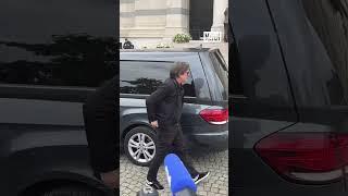 Jacques et Thomas Dutronc au cimetière du Père Lachaise, obsèques de Françoise Hardy 20 juin 2024.