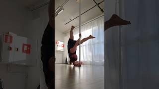 Floor Ayesha - Pole intermediate  #fitness #acrobatics #workout #polesport