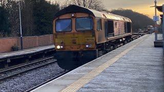 Frozen “chippy” 66759 & a late 195022 calling at platform 1 09:42 Lea Road 8/1/2025