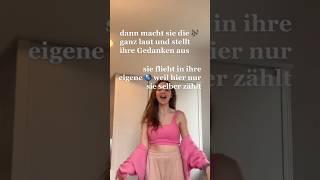 und dann macht sie die Musik ganz laut