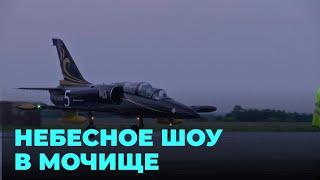 Бочки, петли, ромбы и крутые виражи: что покажут асы на традиционном авиашоу под Новосибирском?