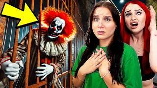 HORROR CLOWN stellt uns eine Falle ! 🩸(Joker fast komplett) - Celina