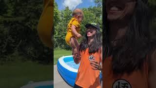 When your baby's abdomen is stronger than dad's... 5 months, one hand, zero fear. #family