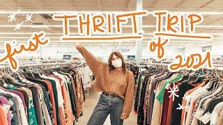 Come Thrift With Me! MY FIRST THRIFT OF 2021 // Lots of Sweaters!