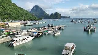 View to El Nido Beach from Hotel Aqua  Travel Lodge. El Nido. Pakawan. Philippines. Вид из отеля.