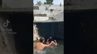 Cewe Gile Mandi Telanjang Di Sungai